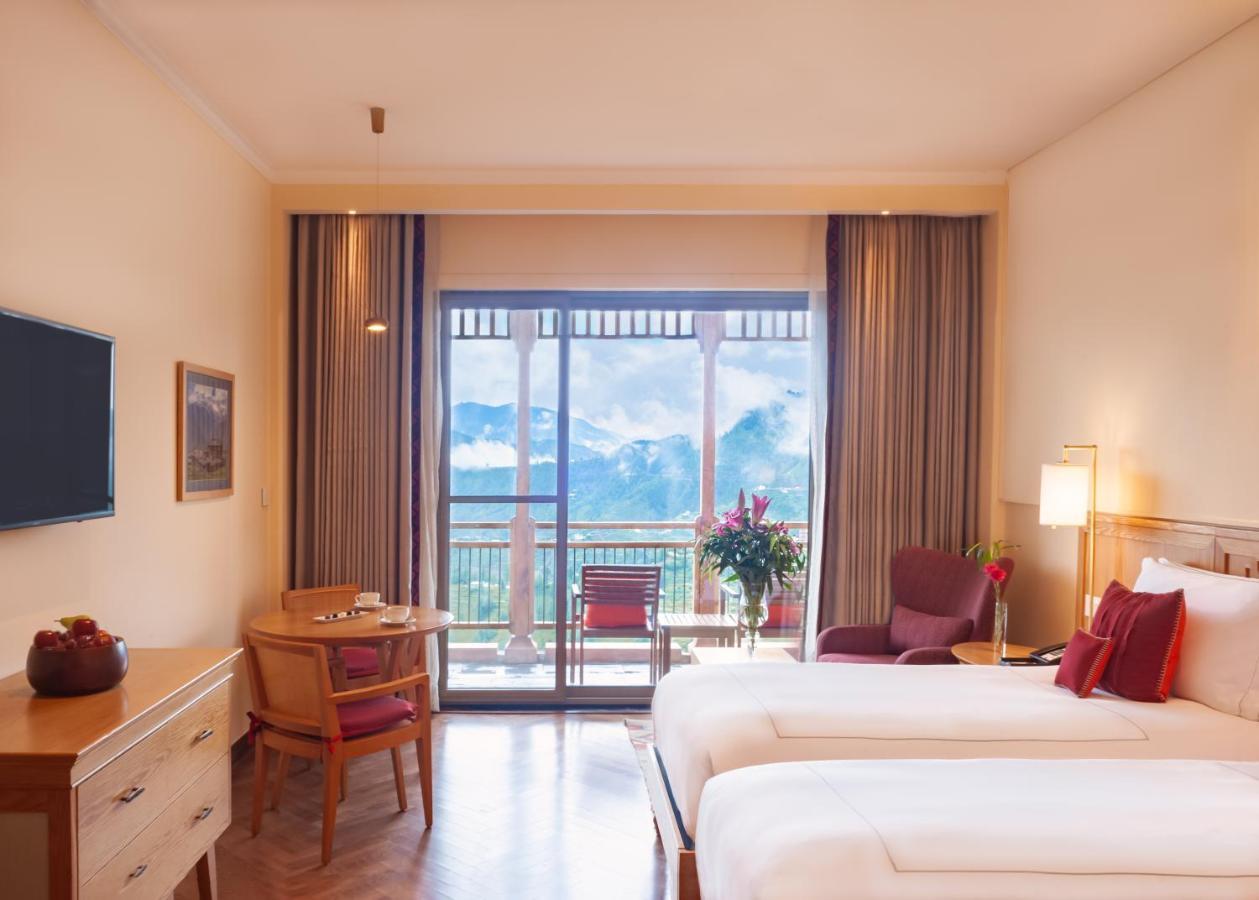 Taj Theog Resort & Spa Shimla Exteriör bild