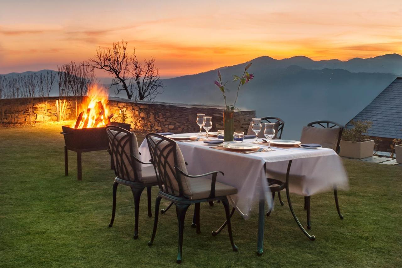 Taj Theog Resort & Spa Shimla Exteriör bild