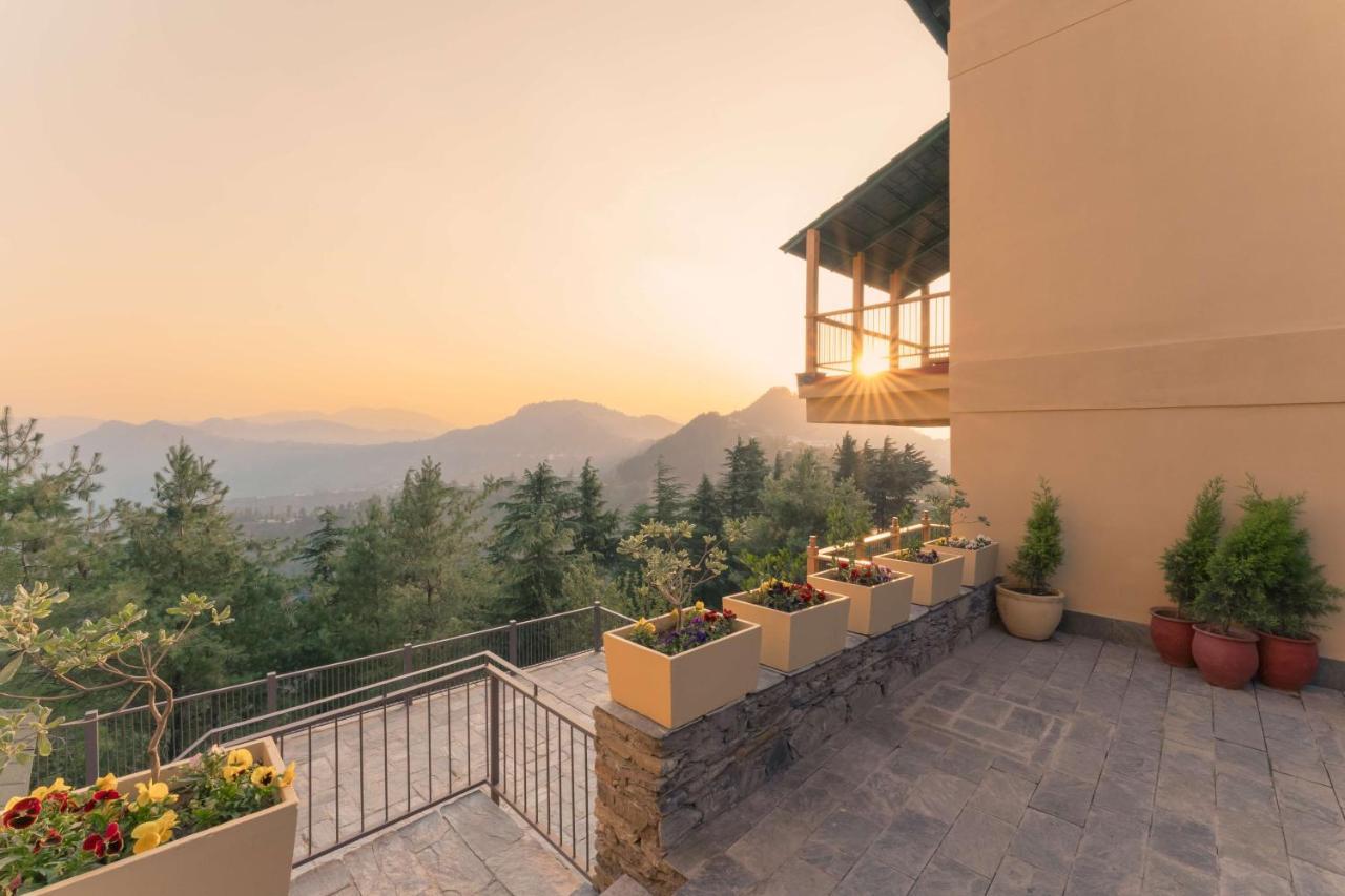 Taj Theog Resort & Spa Shimla Exteriör bild