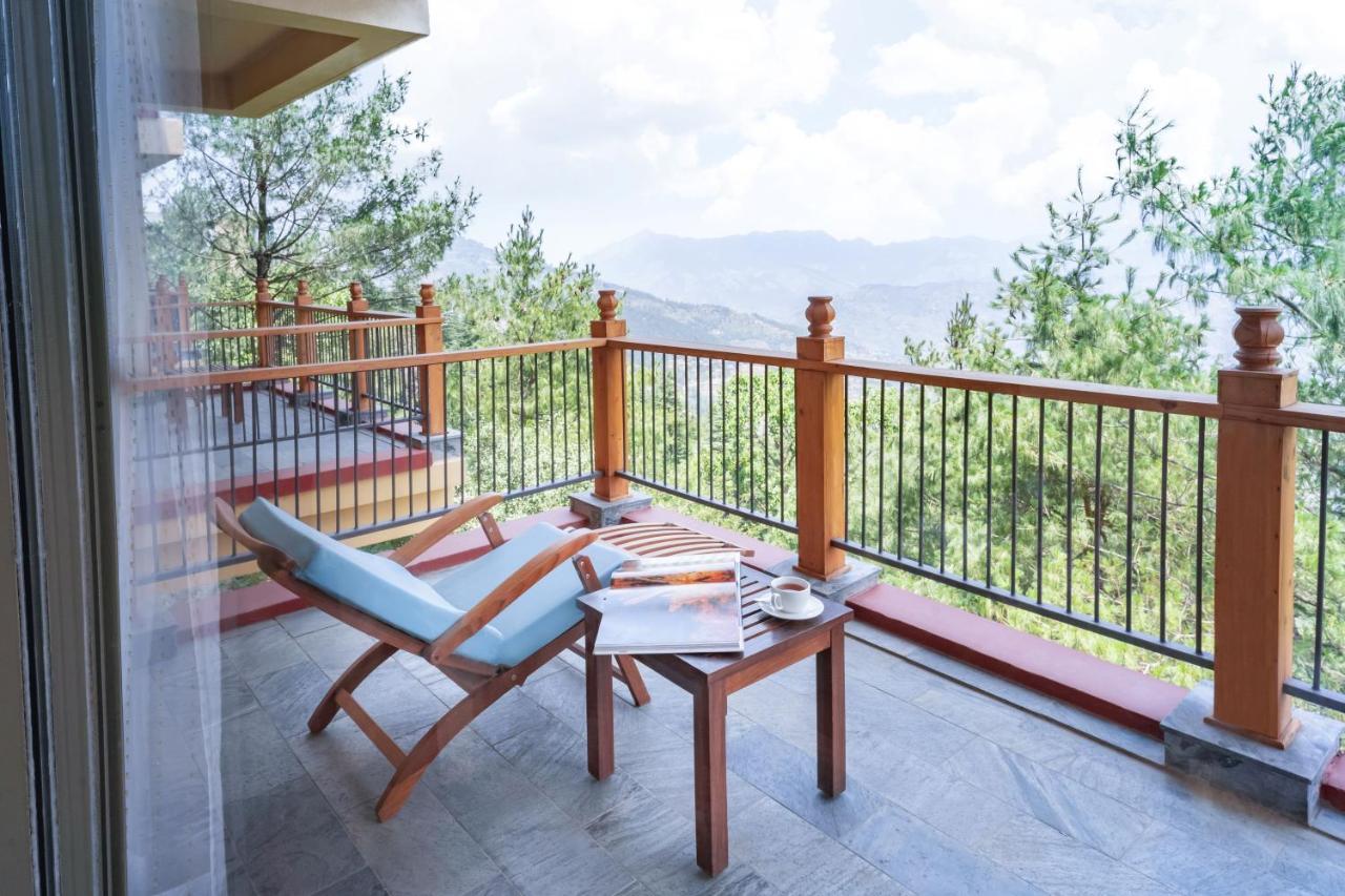 Taj Theog Resort & Spa Shimla Exteriör bild