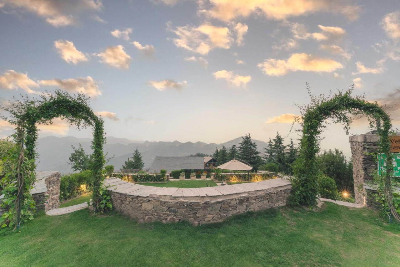 Taj Theog Resort & Spa Shimla Exteriör bild