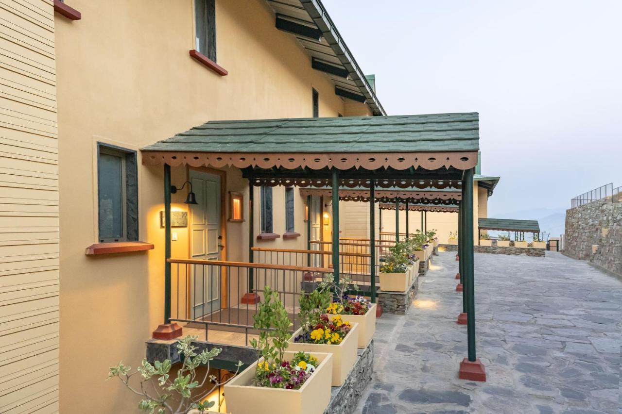 Taj Theog Resort & Spa Shimla Exteriör bild