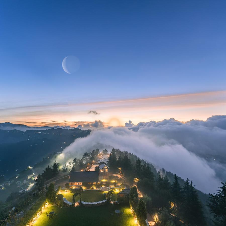 Taj Theog Resort & Spa Shimla Exteriör bild
