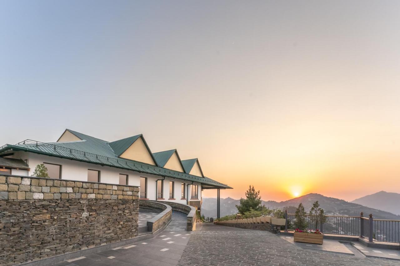 Taj Theog Resort & Spa Shimla Exteriör bild