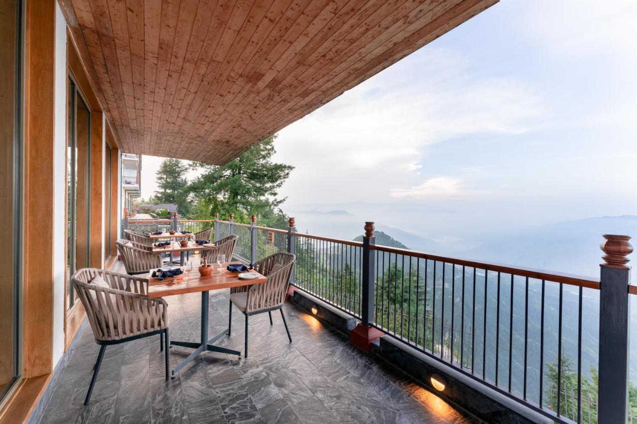 Taj Theog Resort & Spa Shimla Exteriör bild