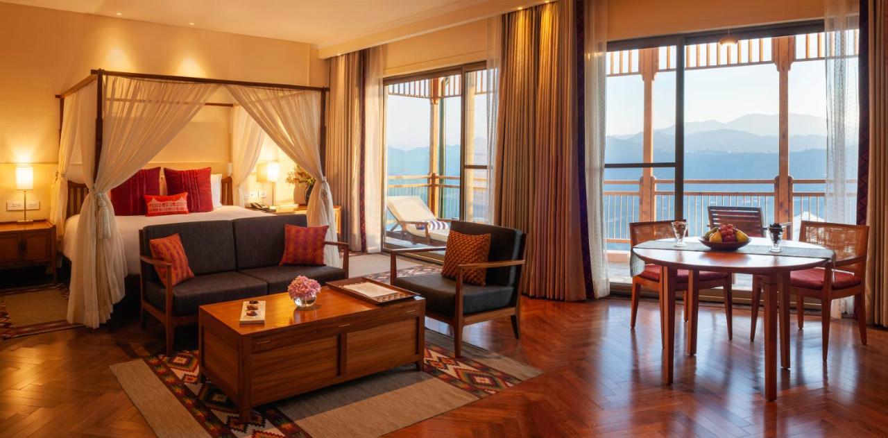 Taj Theog Resort & Spa Shimla Exteriör bild