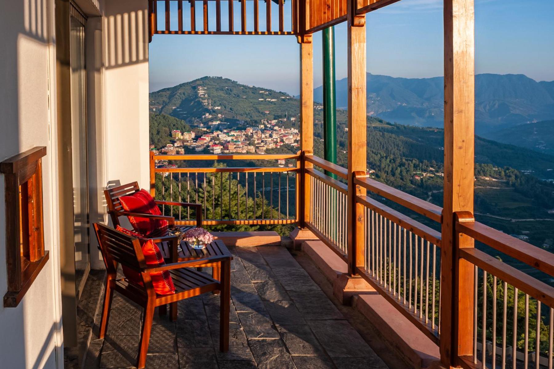 Taj Theog Resort & Spa Shimla Exteriör bild